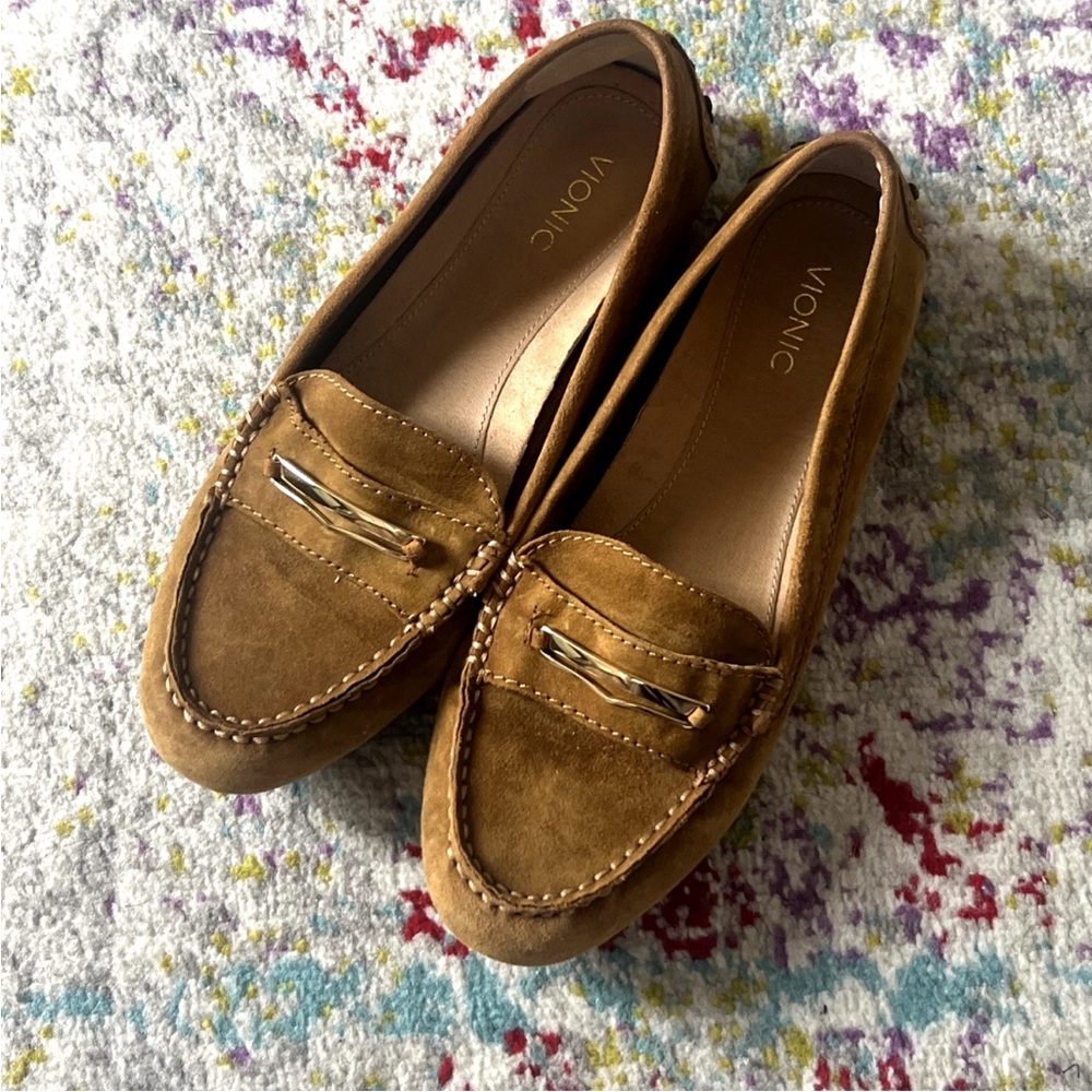 Vionic Cognac Brown Suede Women Sz 8 Driving Loafers with Gold Horsebit Moccasin - Picture 12 of 12